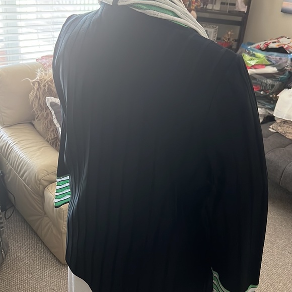 Delightful Ming Wang lightweight sweater. - Picture 6 of 7